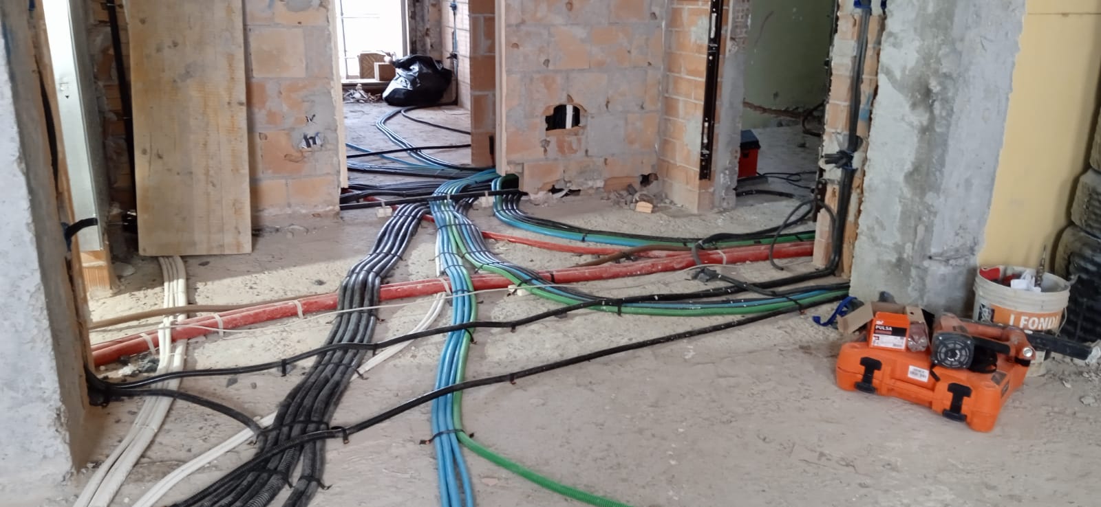PAMLAT ELECTRICALS — Foto 2